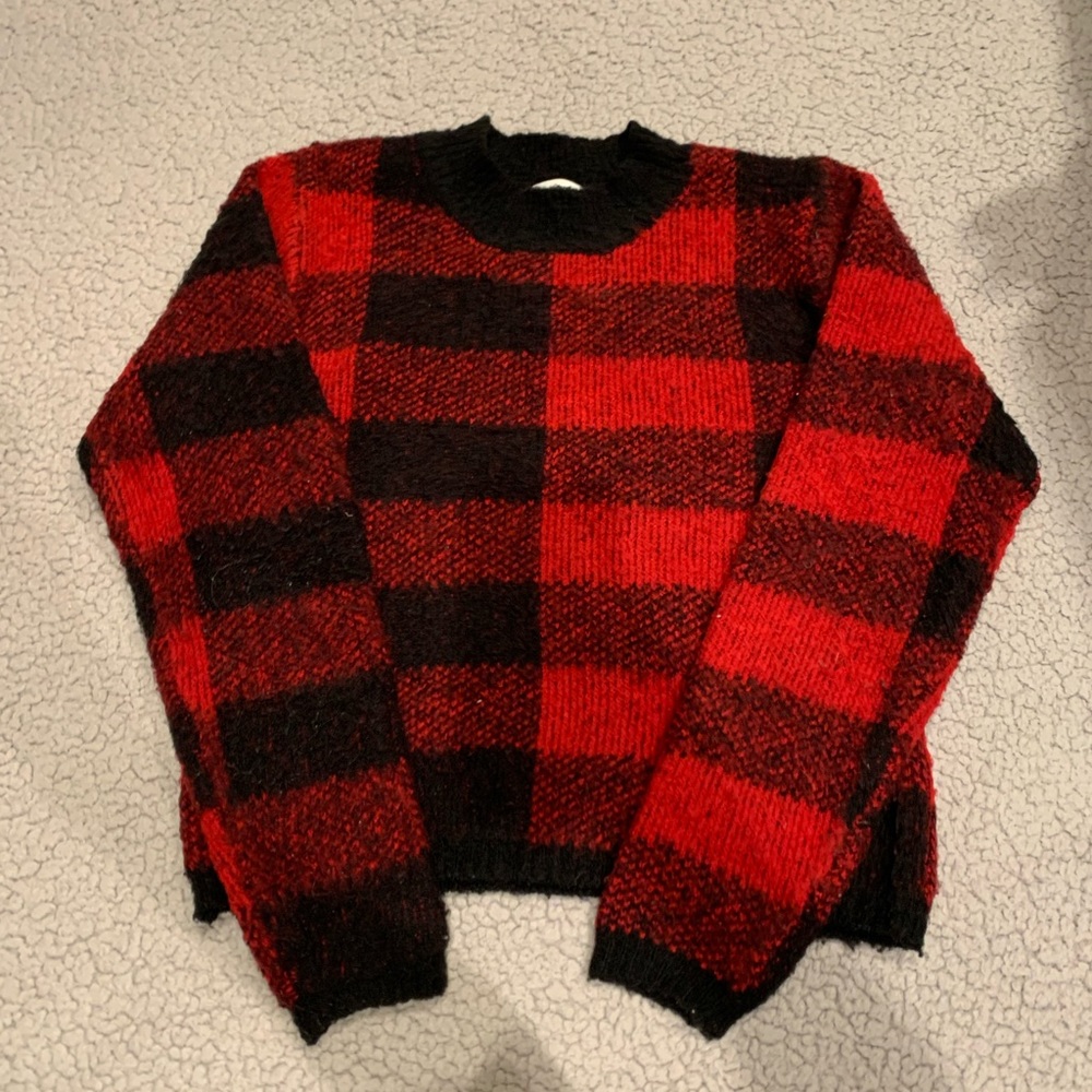 plaid red and black eyeshadow sweater